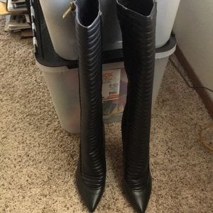 Brand new heeled boot